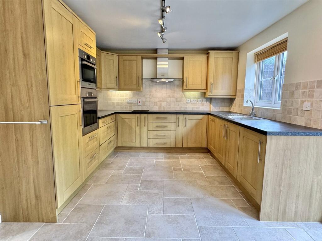 House in Chard, Wadeford - View 4