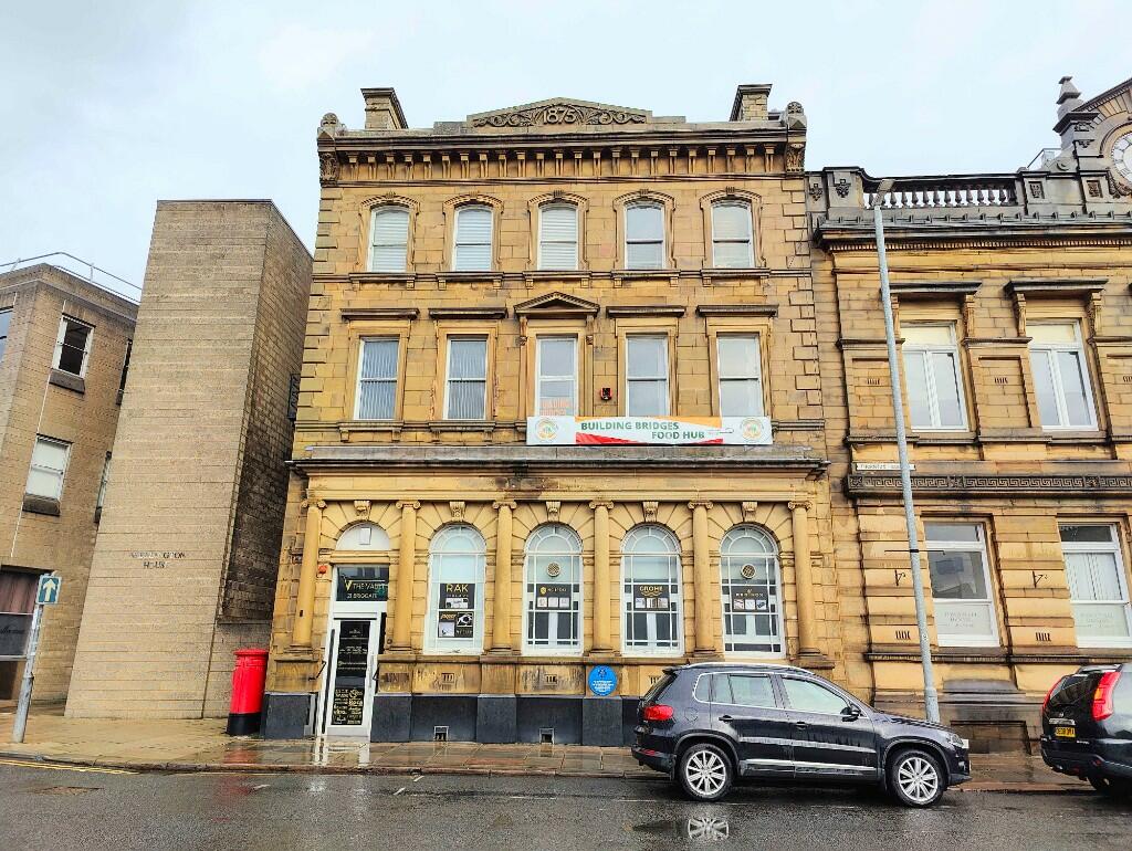 Main image of property: 21 Briggate, Brighouse, West Yorkshire, HD6 1EB