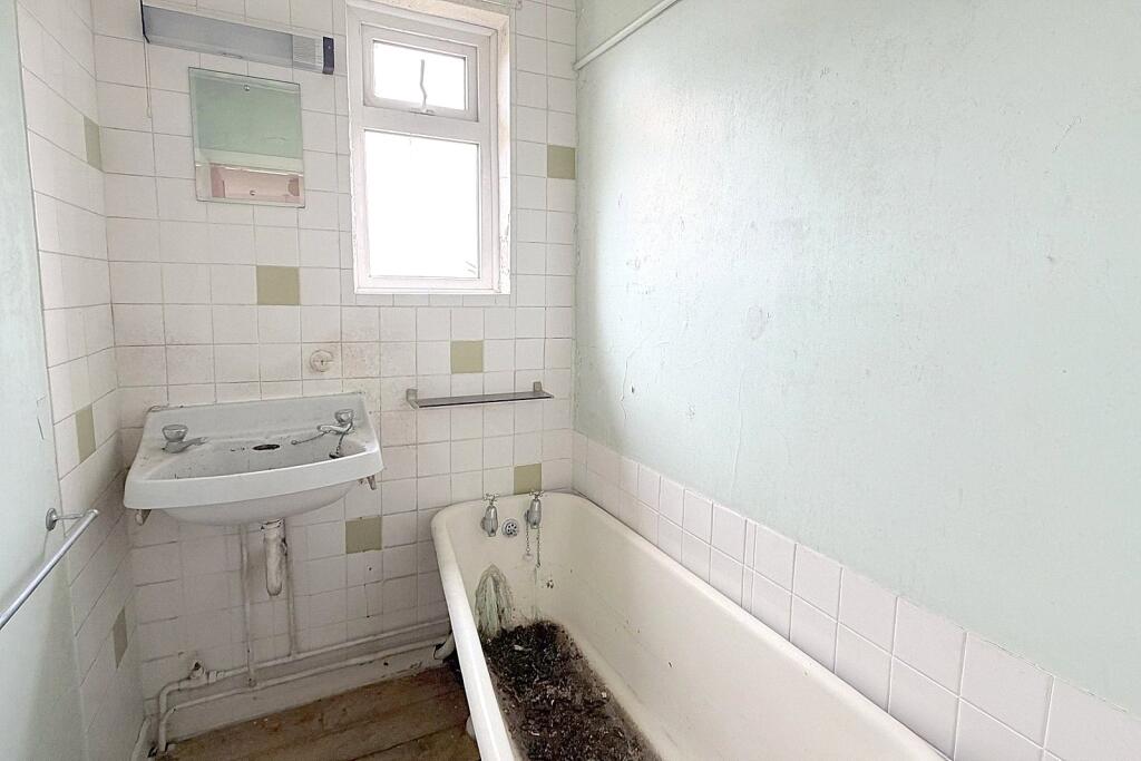 House in Wincanton, Cucklington - More