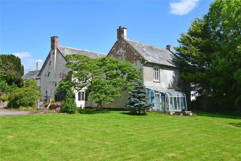 7-bed house on Weston, Honiton, Devon, £695,000