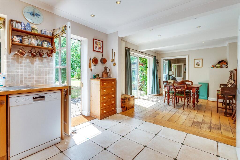 Nicholas Road, Henley-on-Thames, Oxfordshire, RG9 photo 4