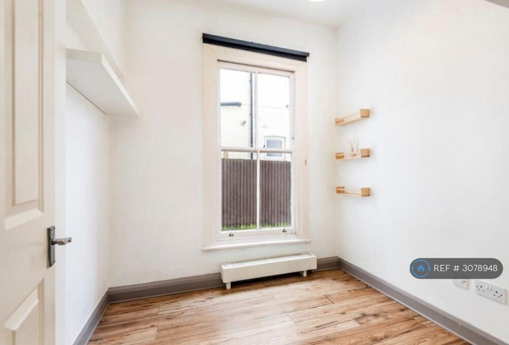 Apartment in London - View 3