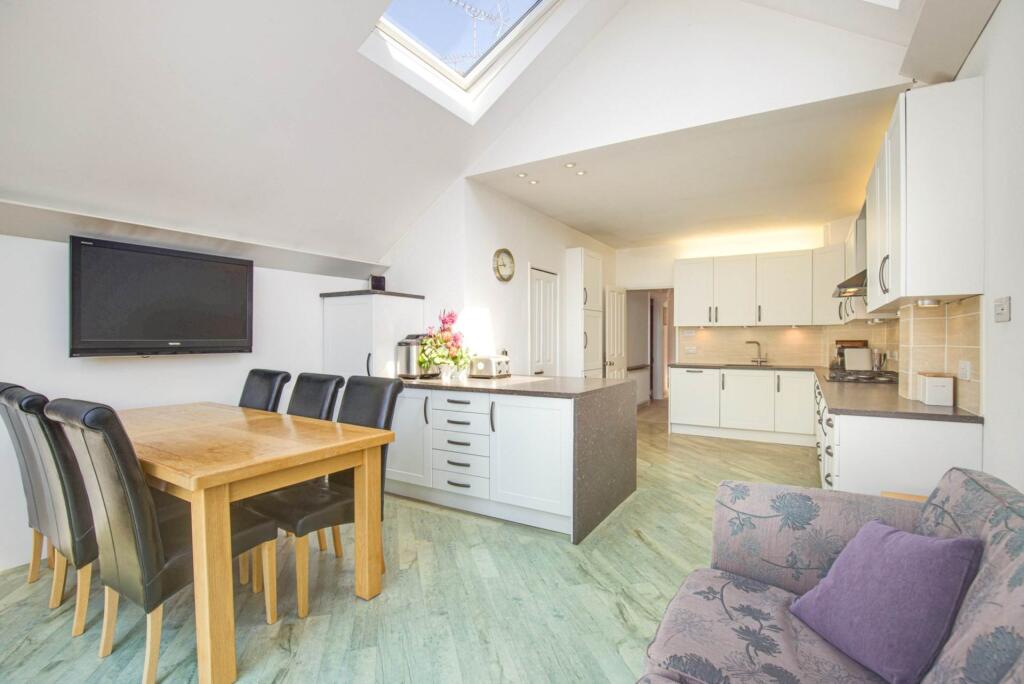 Apartment in Reading - View 4