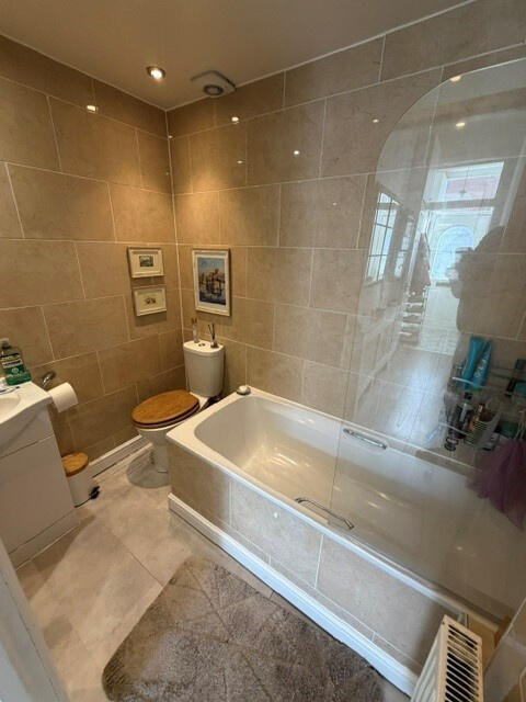 Apartment in South Tyneside, North East - View 4