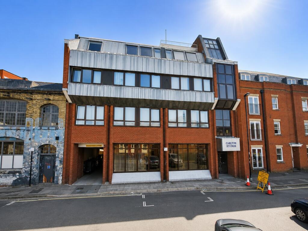 2-bed flat on Upper Banister Street, Southampton, £230,000