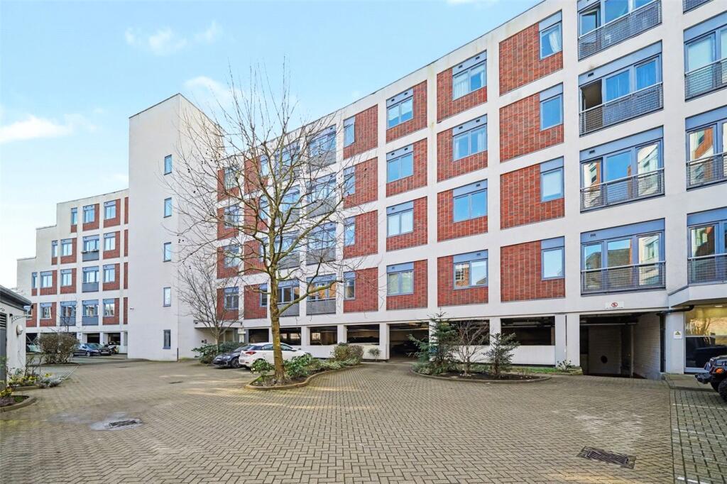 Main image of property: Crouch End Hill, London, N8