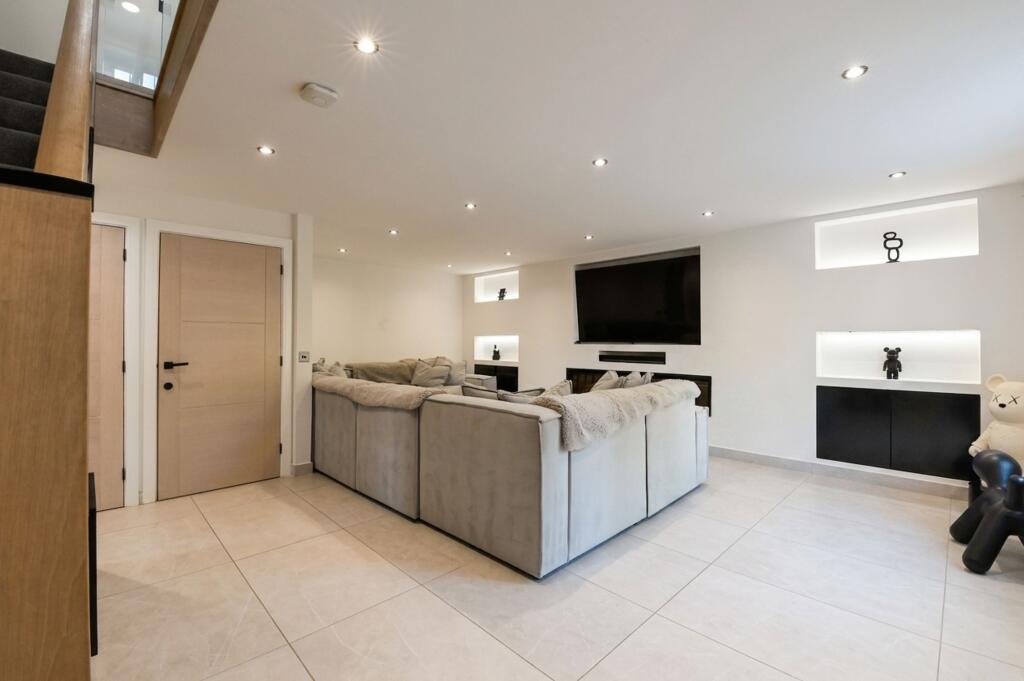 House in Manchester - More
