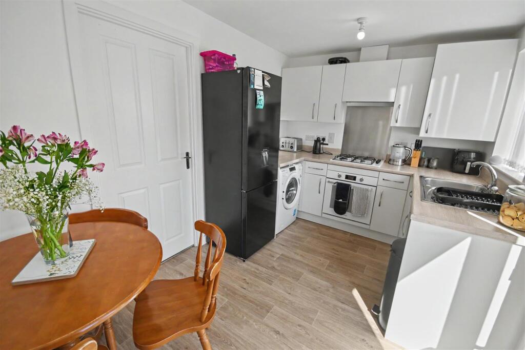 House in Weldon, Weldon Park, Priors Hall Park - View 5