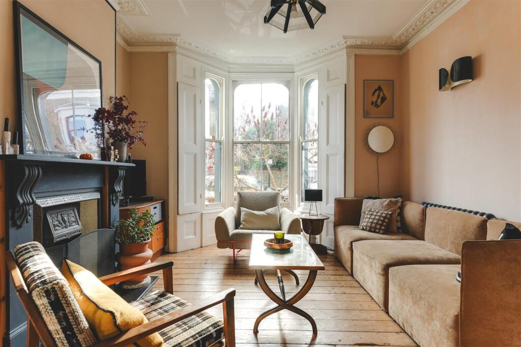 House in London, Clapton Park, Homerton - View 2