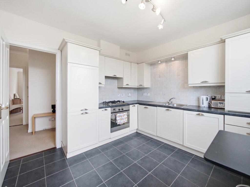 Apartment in Edinburgh - View 5