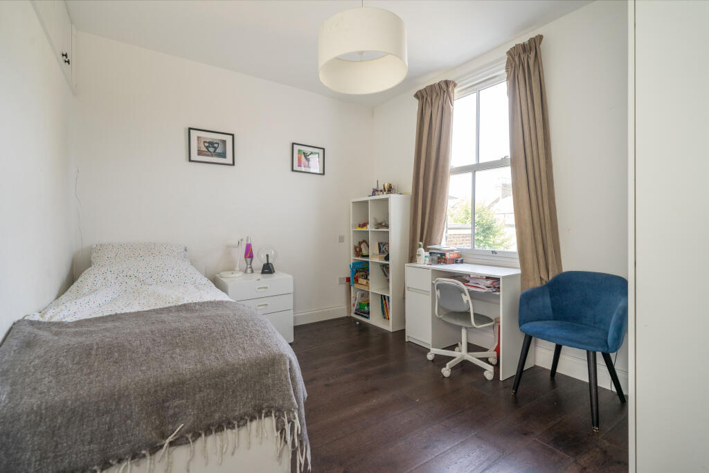 Apartment in London - View 5