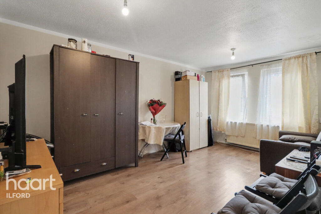 Fanshawe Avenue, Barking photo 3