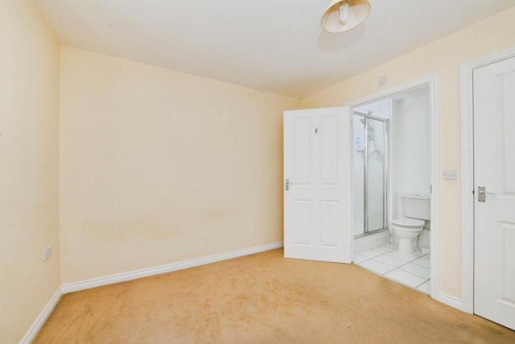 Apartment in Plymouth - View 4