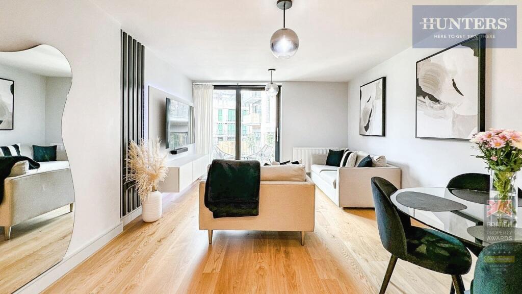 Apartment in Bristol, Wapping Wharf, Southville - View 2