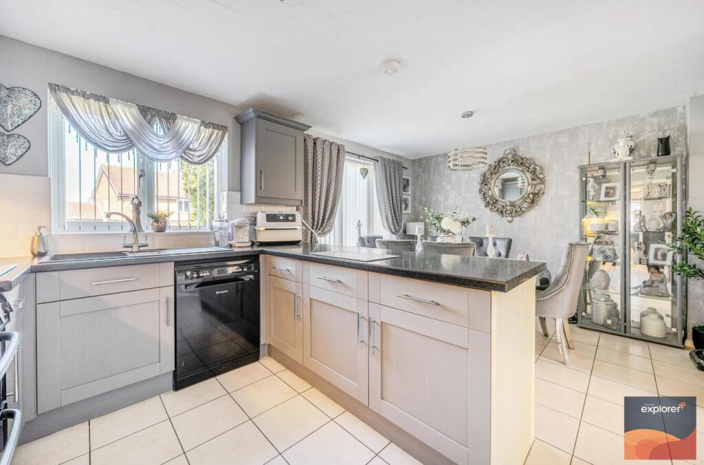 Corinthian Close, Basingstoke, RG22 photo 3