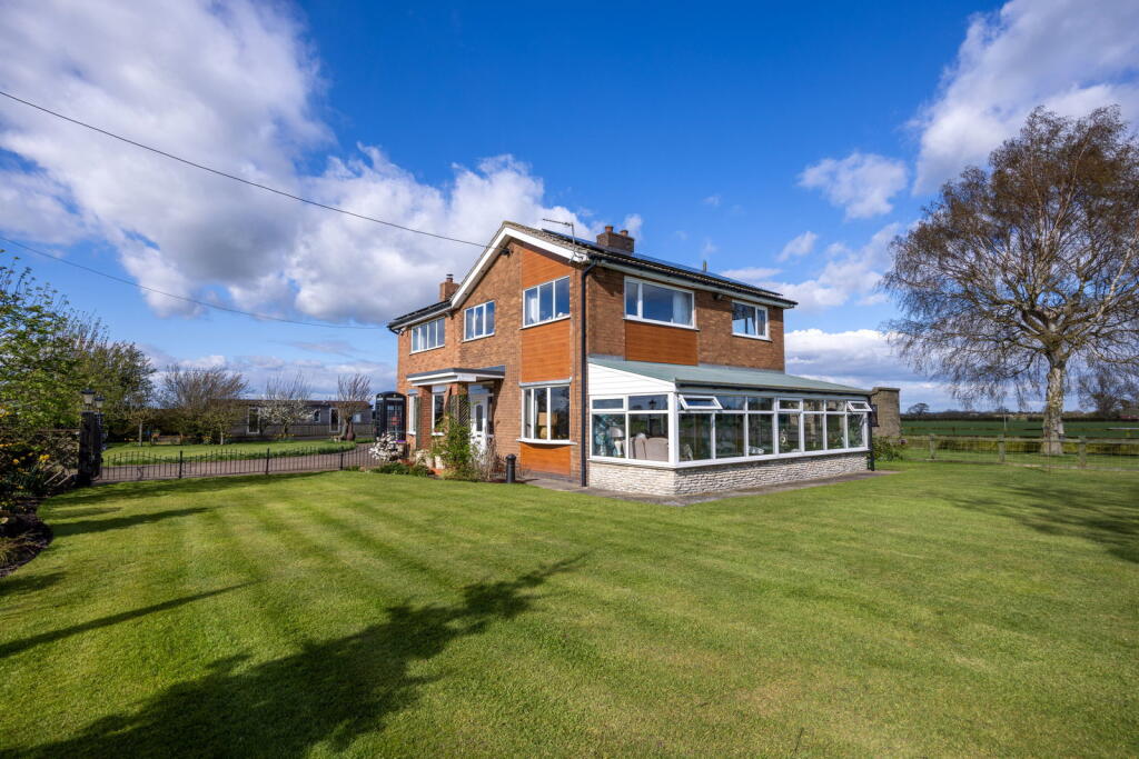 4-bed detached on Salhouse, Bubwith, £700,000