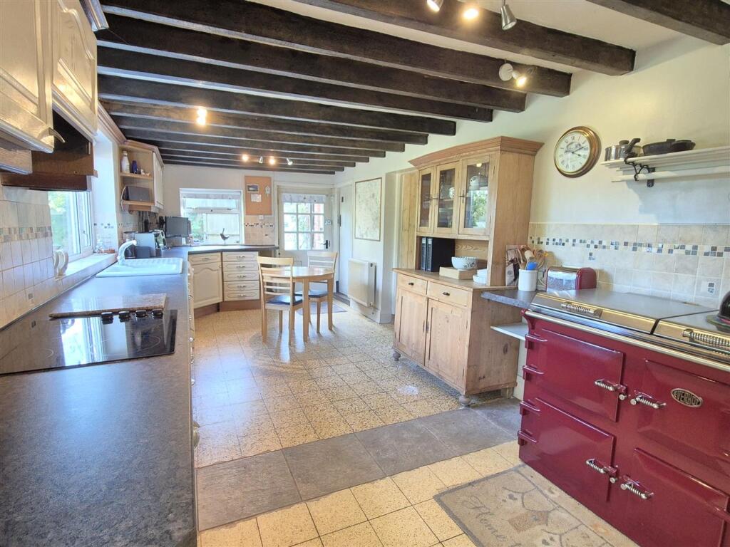 4 West End, Barton In The Beans, CV13 photo 2