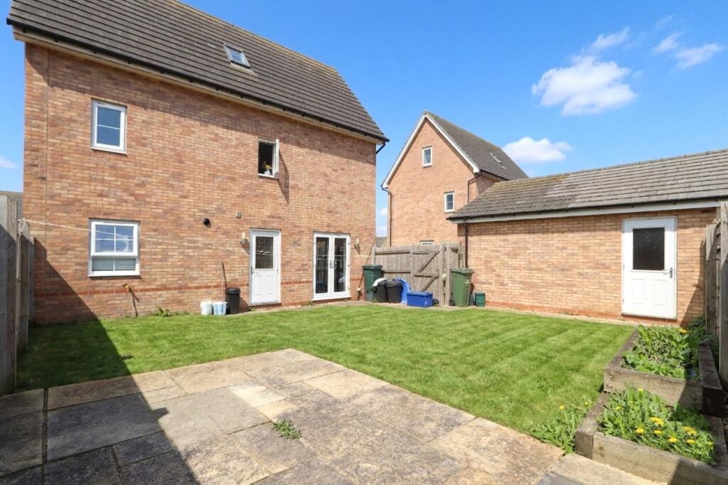 Montague Crescent, Brooklands, MK10 - More