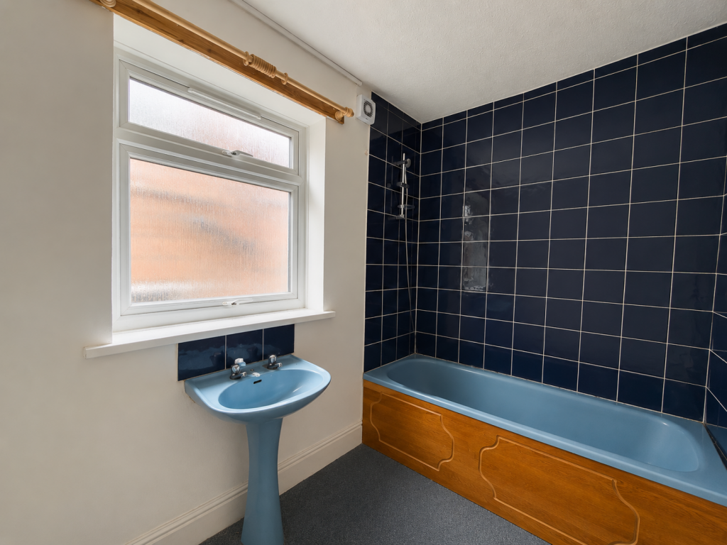 Apartment in Newcastle upon Tyne - View 5