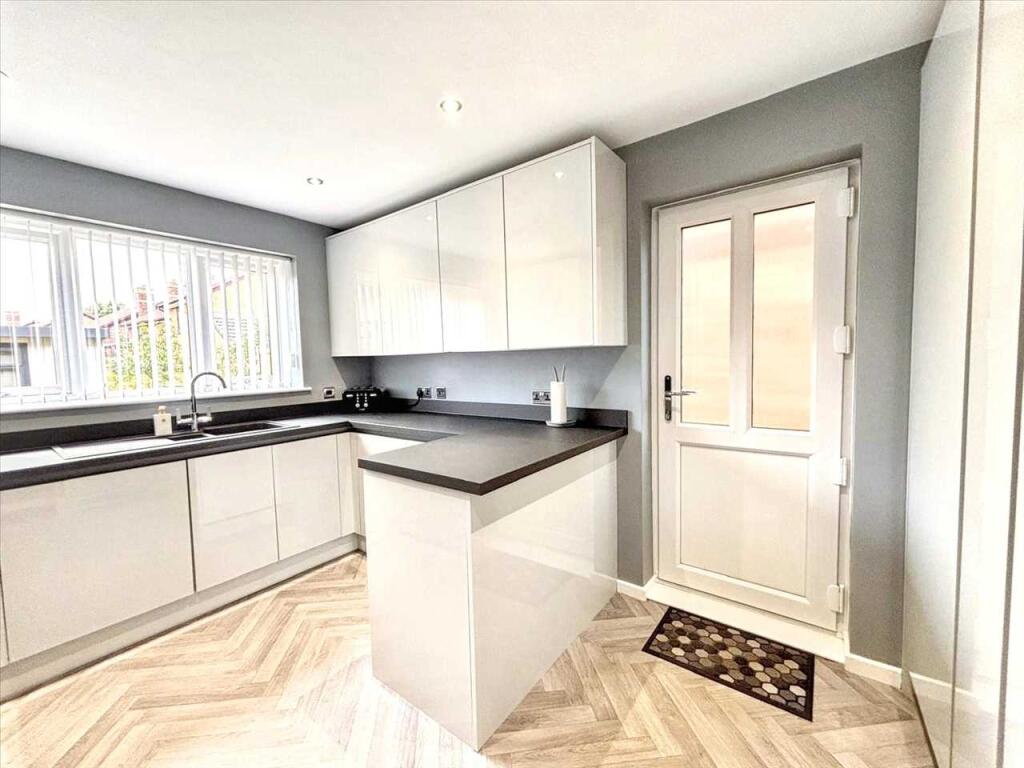 House in Ashfield, Kirkby-in-Ashfield, Sutton-in-Ashfield - View 4