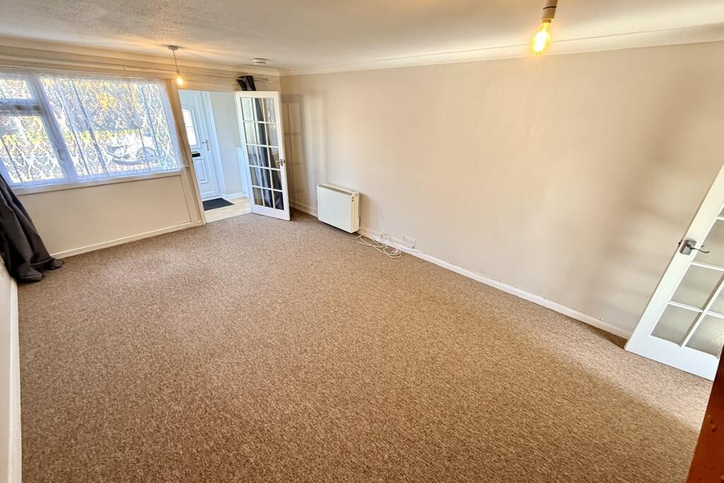 Vancouver Road, Durrington, Worthing, West Sussex, BN13 2TG photo 3