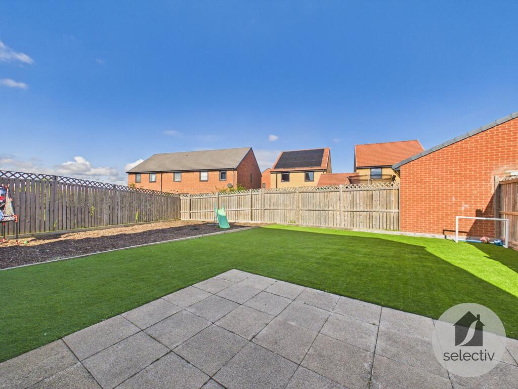 Cowslip Drive, Redcar, TS10 photo 3