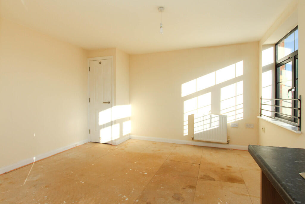Wellingborough Road, Finedon - View 6