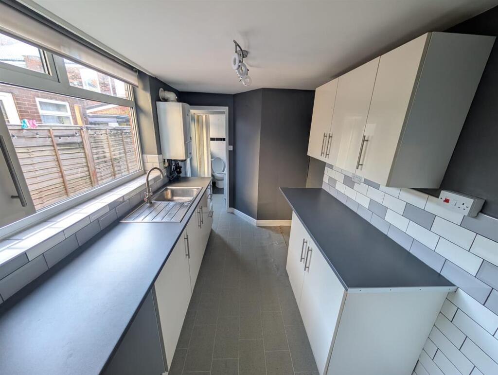 House in Hull, Garden Village - View 4