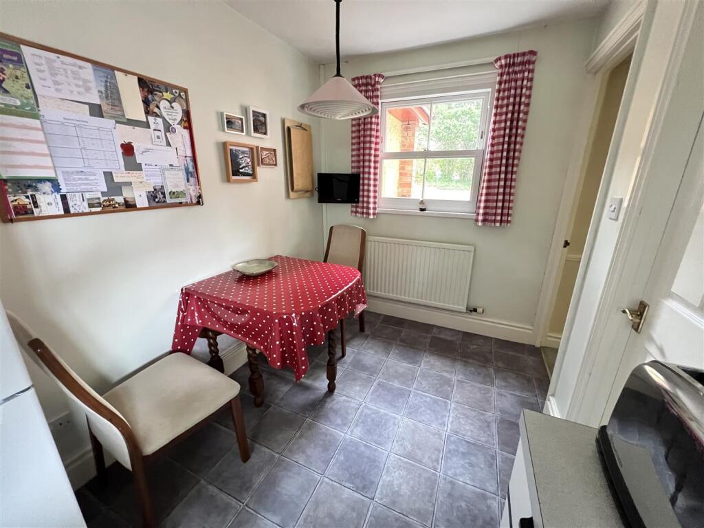 House in Ross-on-Wye, Merrivale - More