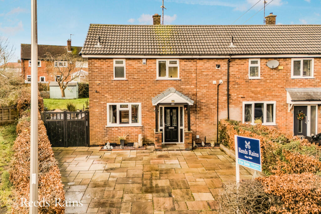 Warwick Road, Macclesfield, Cheshire, SK11 photo 2