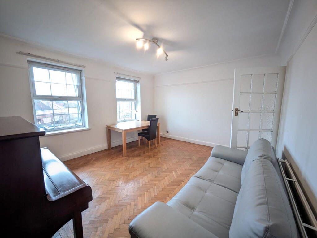 Apartment in London - More