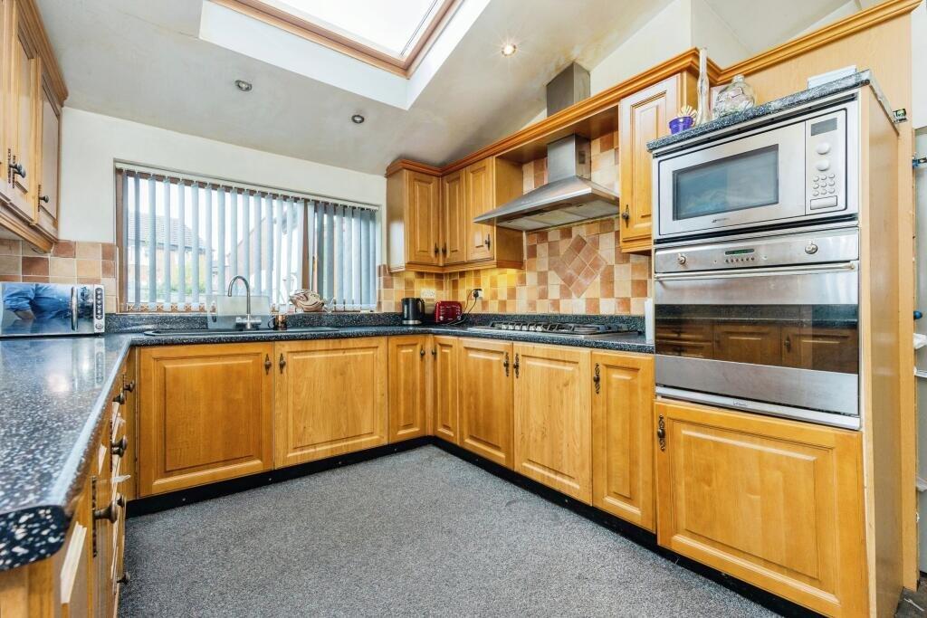 Lisburne Lane, Offerton, Stockport, Cheshire, SK2 photo 4