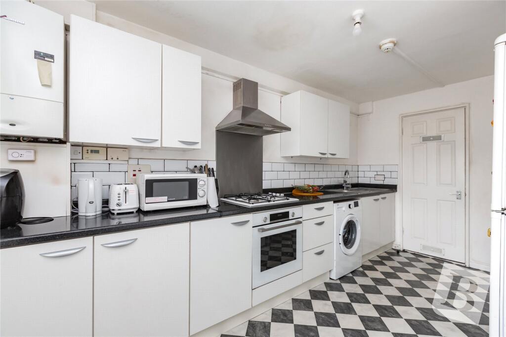 Apartment in Gravesham, Northfleet - View 4