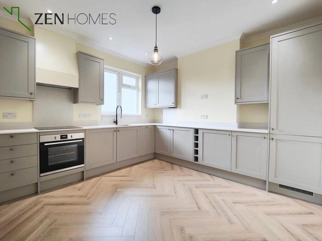 2-bed flat on Coleraine Road, London, £525,000