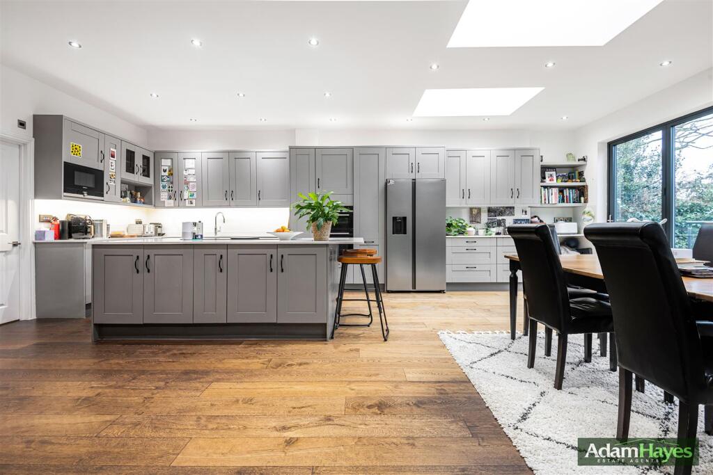 Park Crescent, Finchley, N3 photo 3