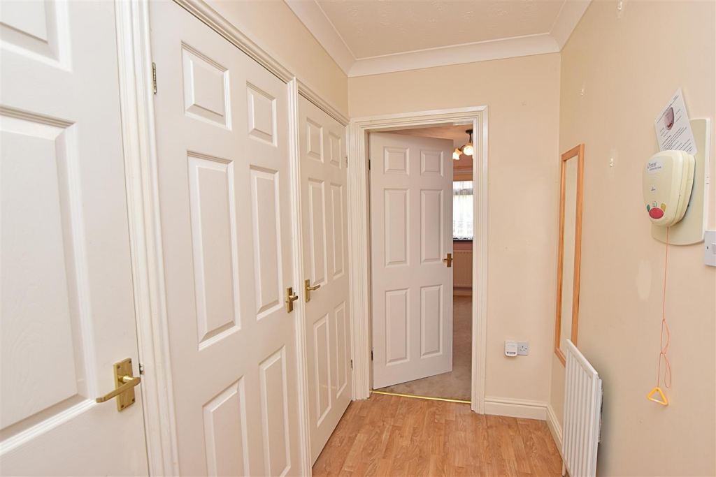 Apartment in Grimsby, Scartho - View 5