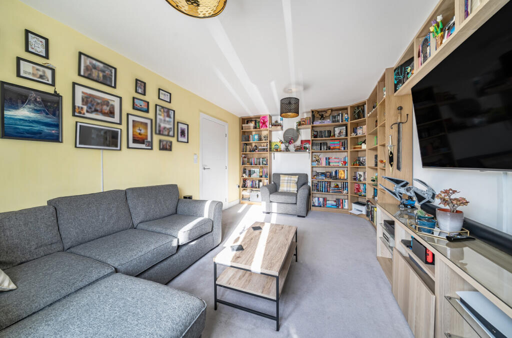 Hurley Drive, Bracknell, Berkshire - View 5