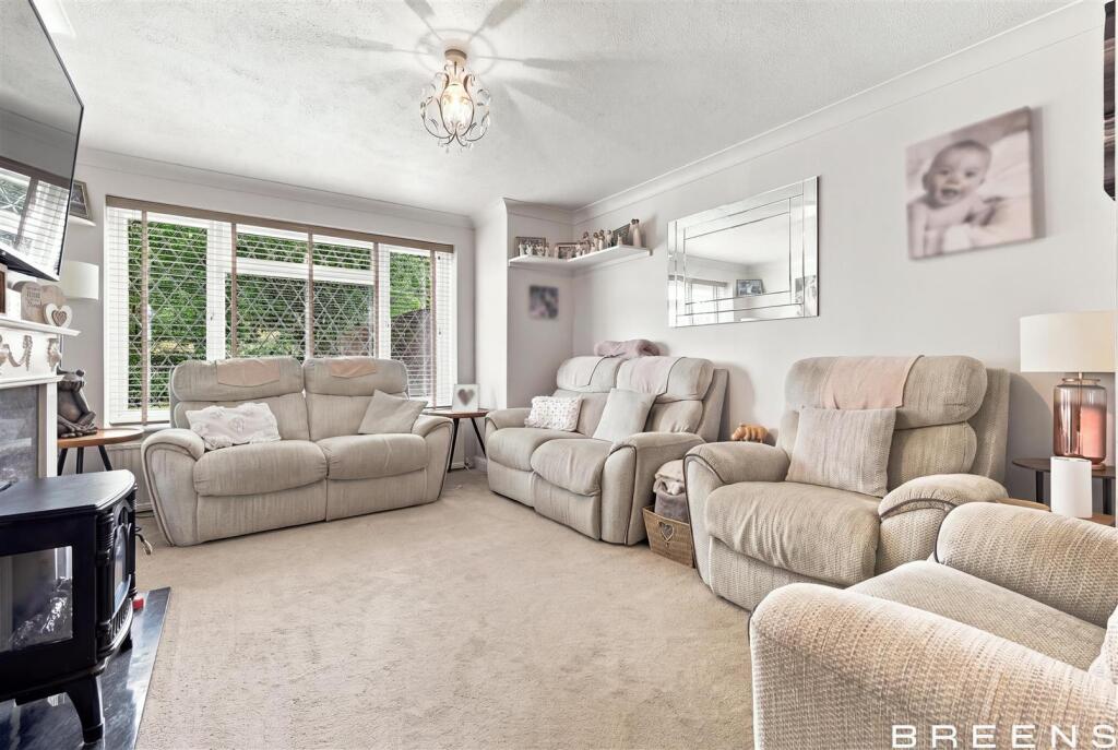 House in Enfield - View 4