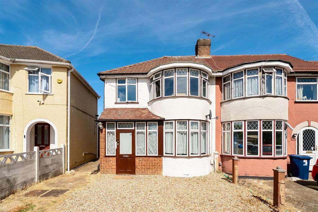 Main image of property: Reading Road, Northolt, UB5