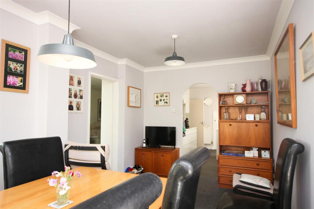 NN10, Meadow View, Higham Ferrers - More