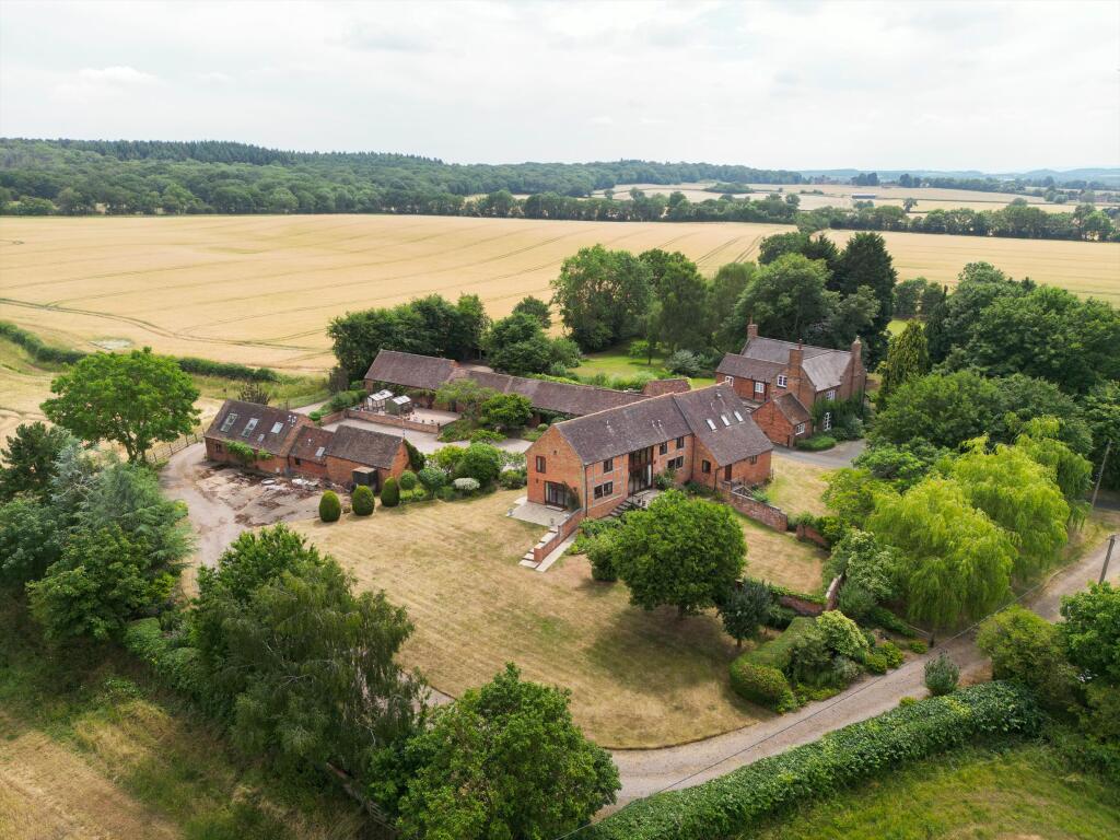 Main image of property: Pettiford Lane, Wootton Wawen, Henley-in-Arden, Warwickshire, B95