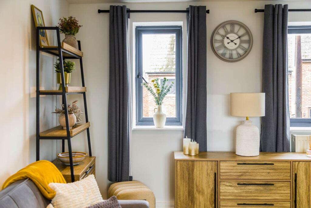 1 bedroom coach house for rent