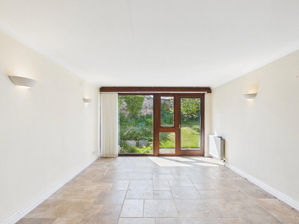 6 Mount Gardens, Morecambe, LA4 6AS photo 4