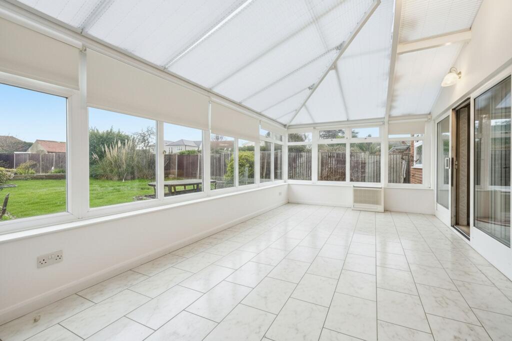 Dunstable Road, Stanford-Le-Hope, SS17 photo 3