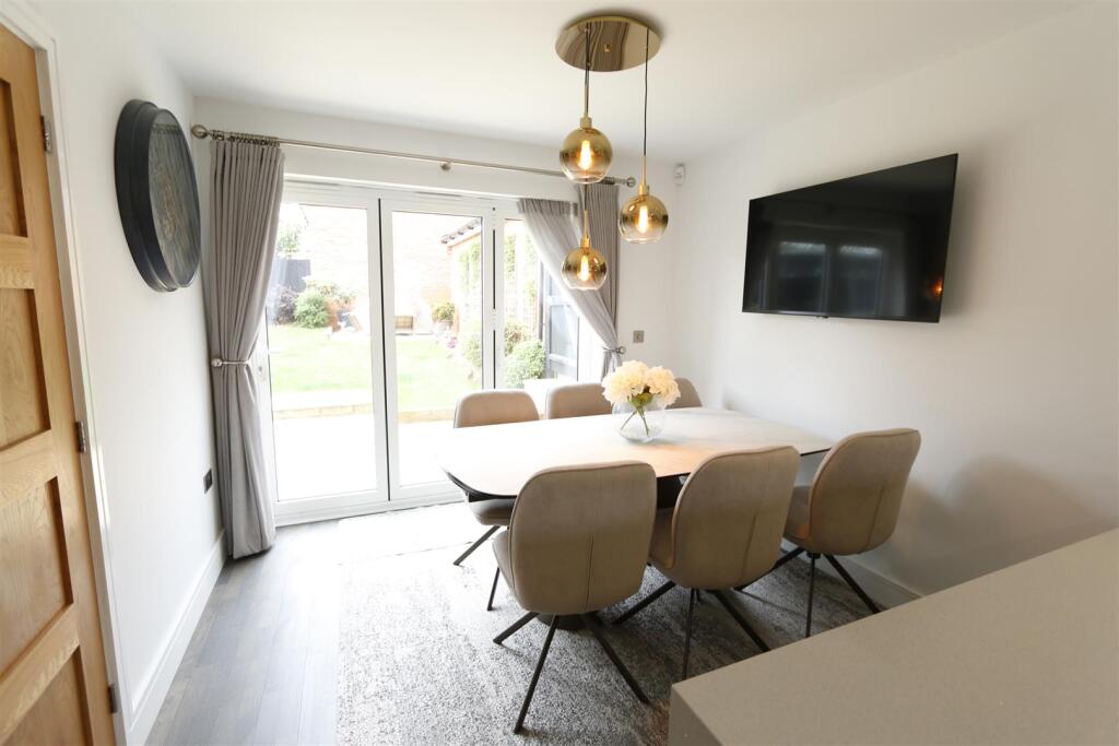 House in Milton Keynes, Gravenhurst - More