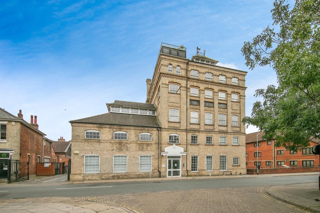 Main image of property: Foundation Street, Ipswich
