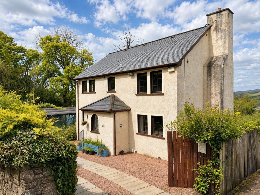 4-bed house on Bellsbank Road, Dalmellington, KA6, £240,000