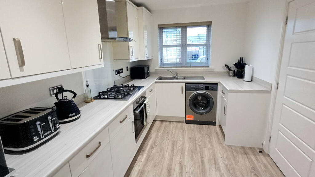 Holden Close, Darwen, BB3 3TN photo 3