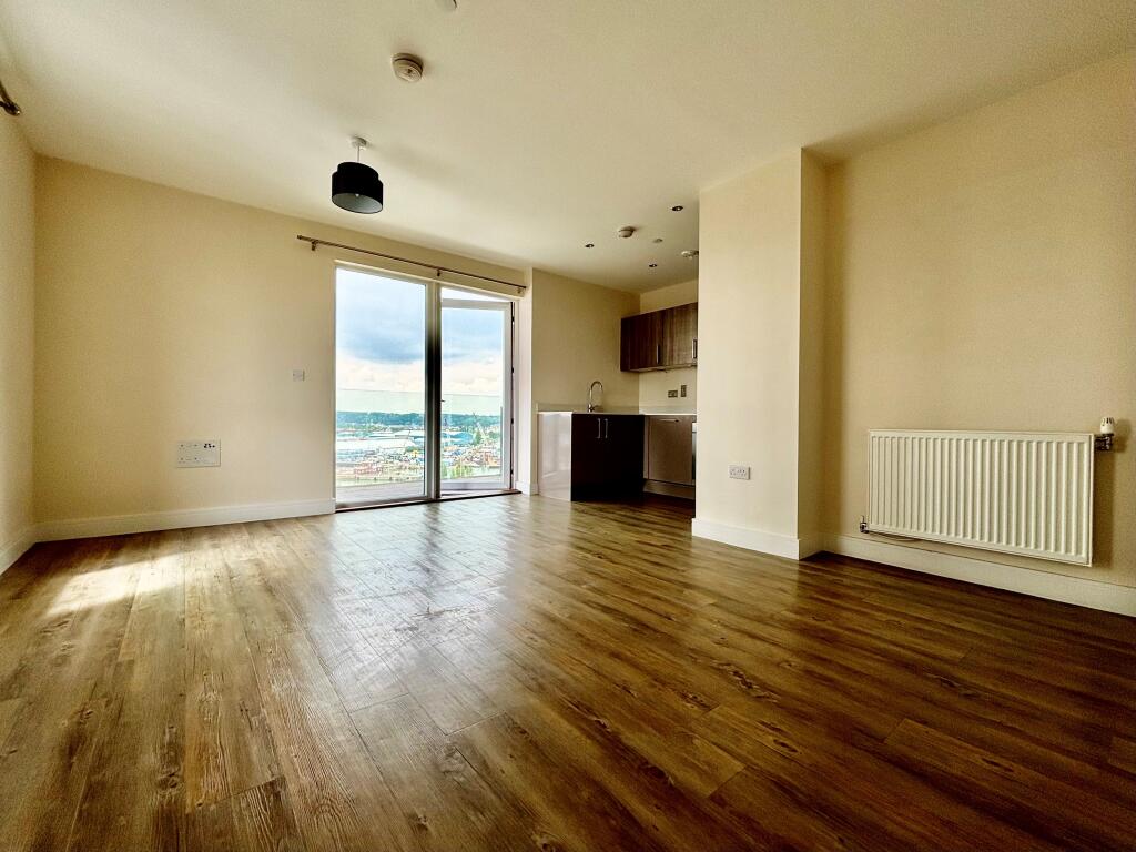 Apartment in Gillingham, Medway - View 3