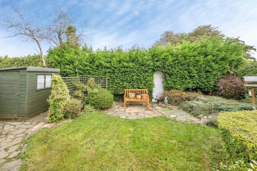 House in Doncaster, Armthorpe - View 4